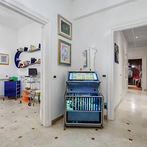 https://holiday-jeans-apartment.it-romehotels.com