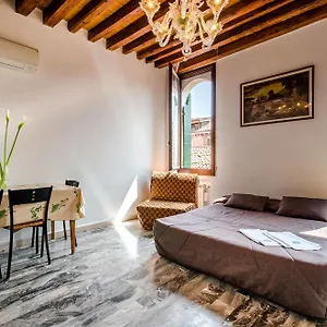 https://venice-apartments.hotelslidodijesolo.com